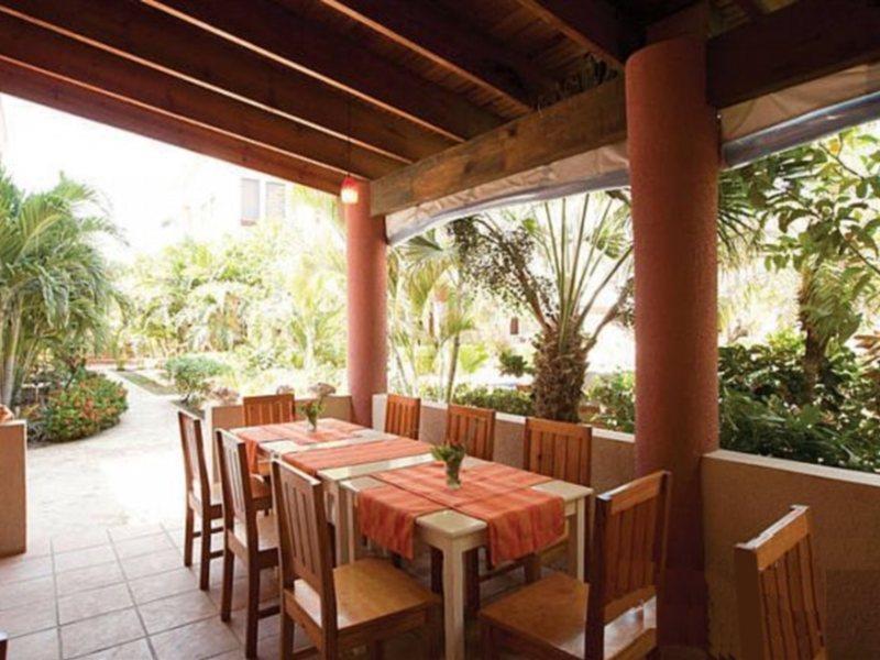 Las Sirenas Hotel And Condos 웨스트 베이 외부 사진