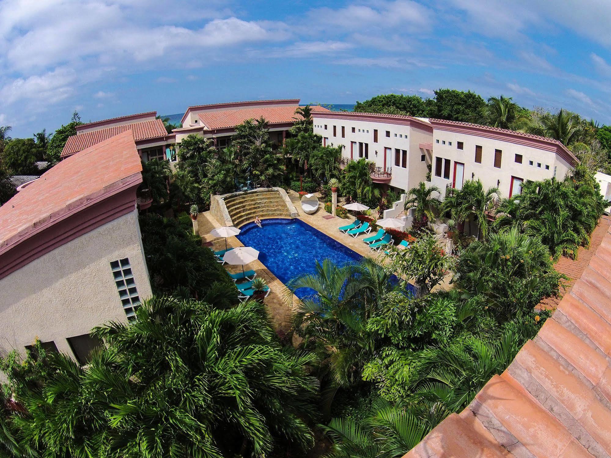 Las Sirenas Hotel And Condos 웨스트 베이 외부 사진